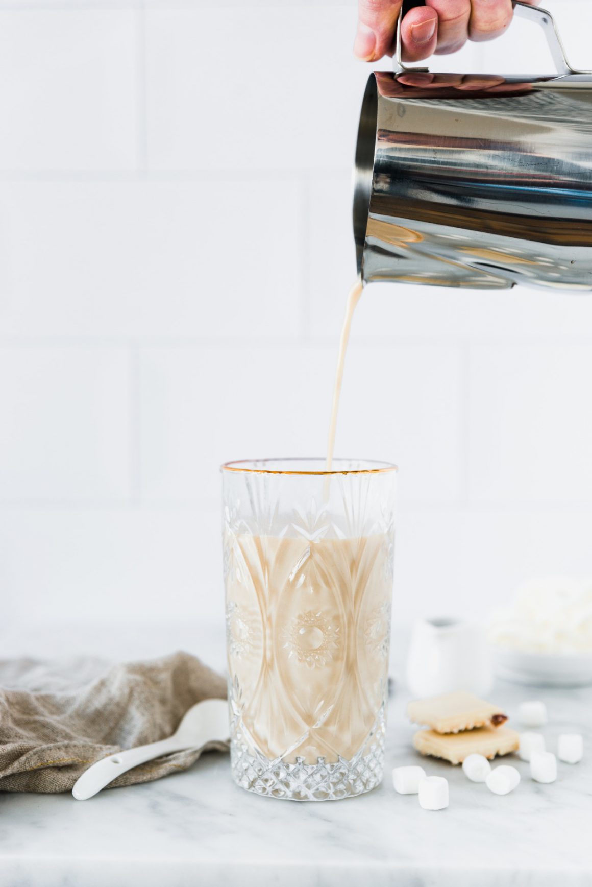 Witte chocolademelk met espresso