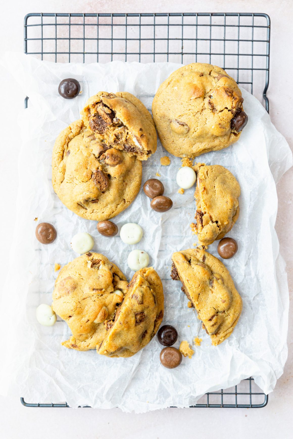 Levain cookies