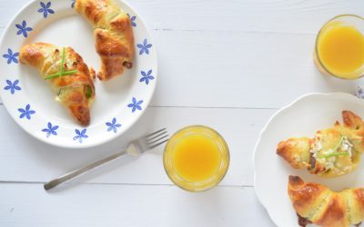 Croissants met zalm en geitenkaas