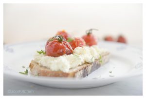 lunchtip geroosterde tomaatjes en ricotta