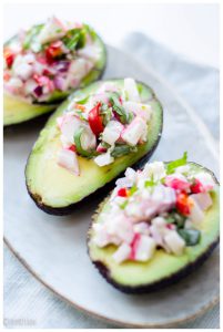gevulde avocado met surimi