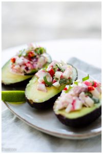 gevulde avocado's met surimi