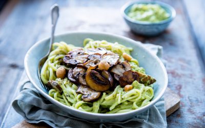 Pasta avocadopesto en champignons