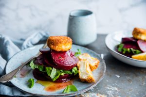 bietensalade met gebakken geitenkaas