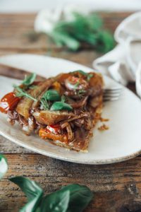 tarte tartin met venkel, ui en tomaat