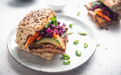 Bahn mi met tofu en hoisinmayonaise