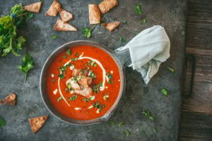 Makkelijke soep van geroosterde paprika