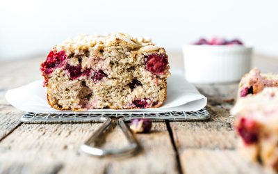 Ontbijtcake van banaan, havermout en cranberry