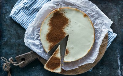 Boterkoek met een topping van cheesecake