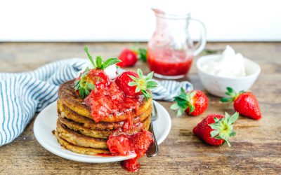 Pannenkoeken met karnemelk, aardbeienjam en mascarpone