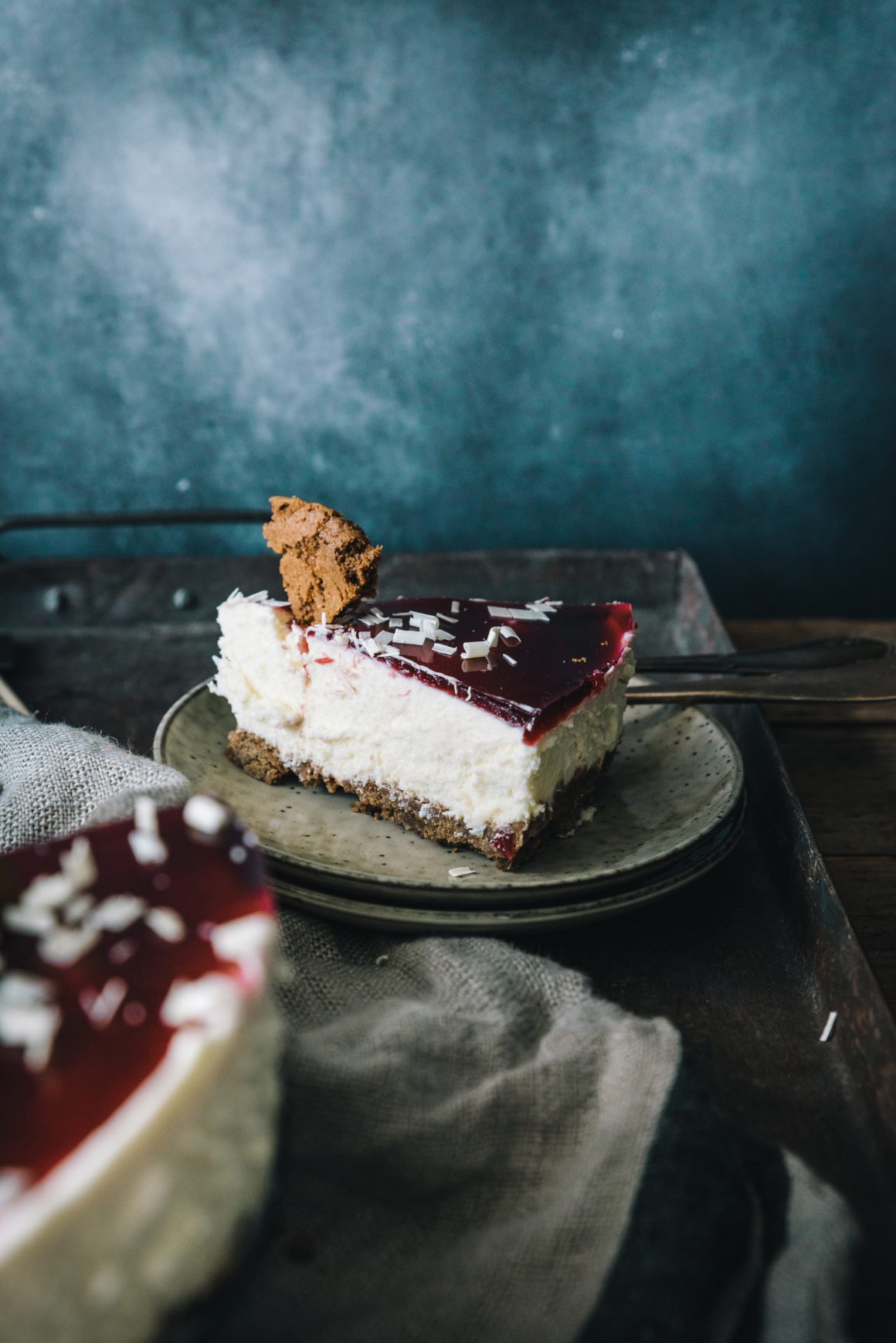 witte chocoladecheesecake met speculaas en kersen