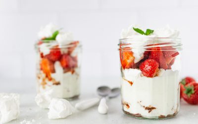 Eton mess met in balsamico gemarineerde aardbeien