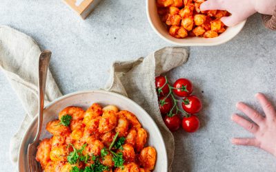 Kidsfood: snelle gnocchi met paprikapesto